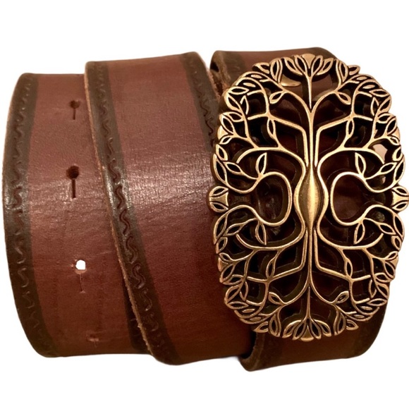 Italian leather belt brown ornate buckle made in USA large EUC - Picture 3 of 9